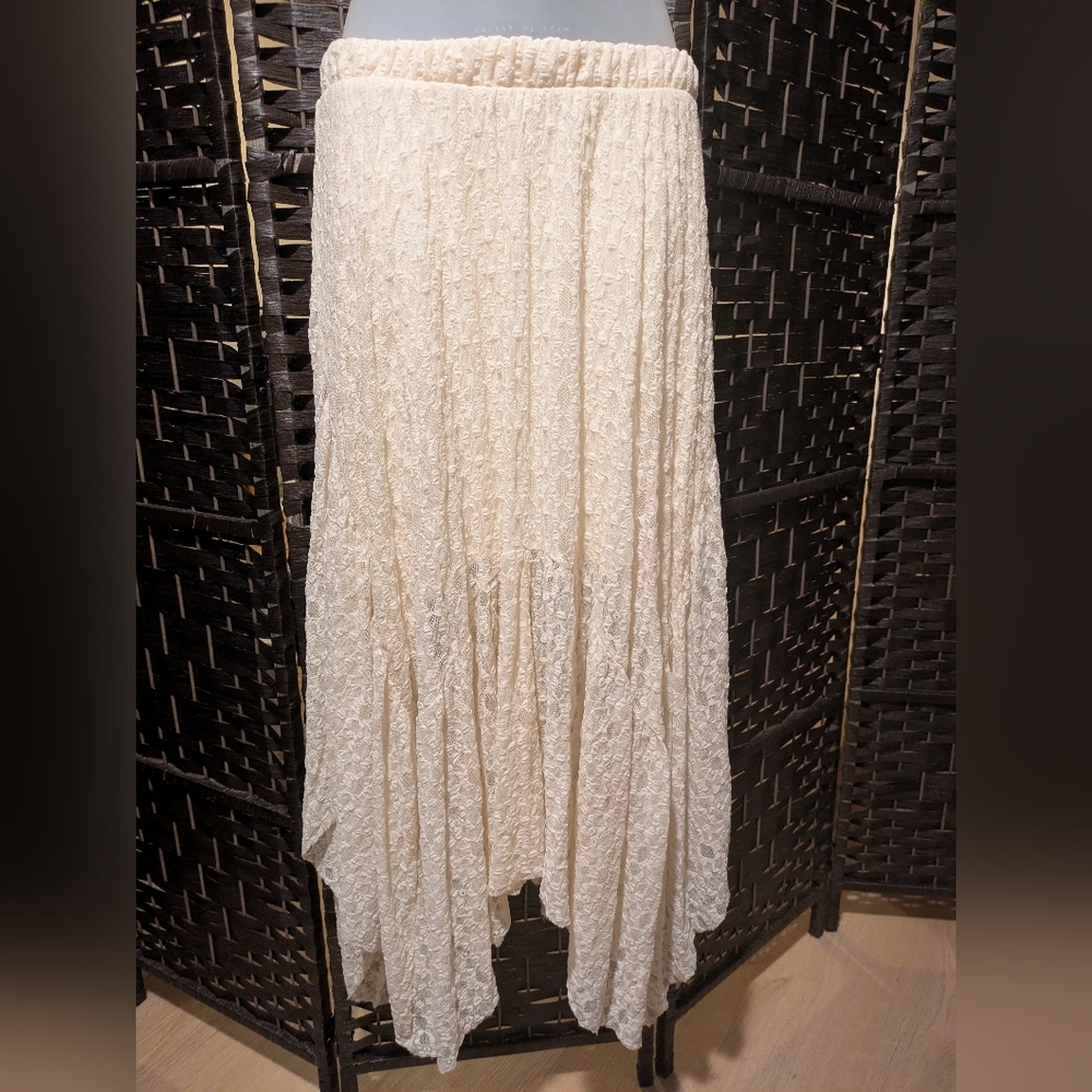Women's Asymmetrical Layered Lace Maxi Skirt - Small